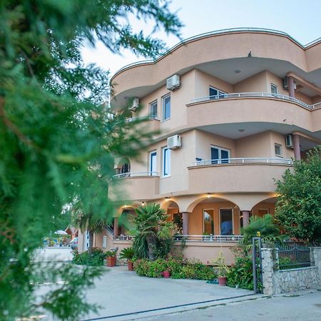 Apartments And Bungalow Casa Palma Ulcinj Esterno foto