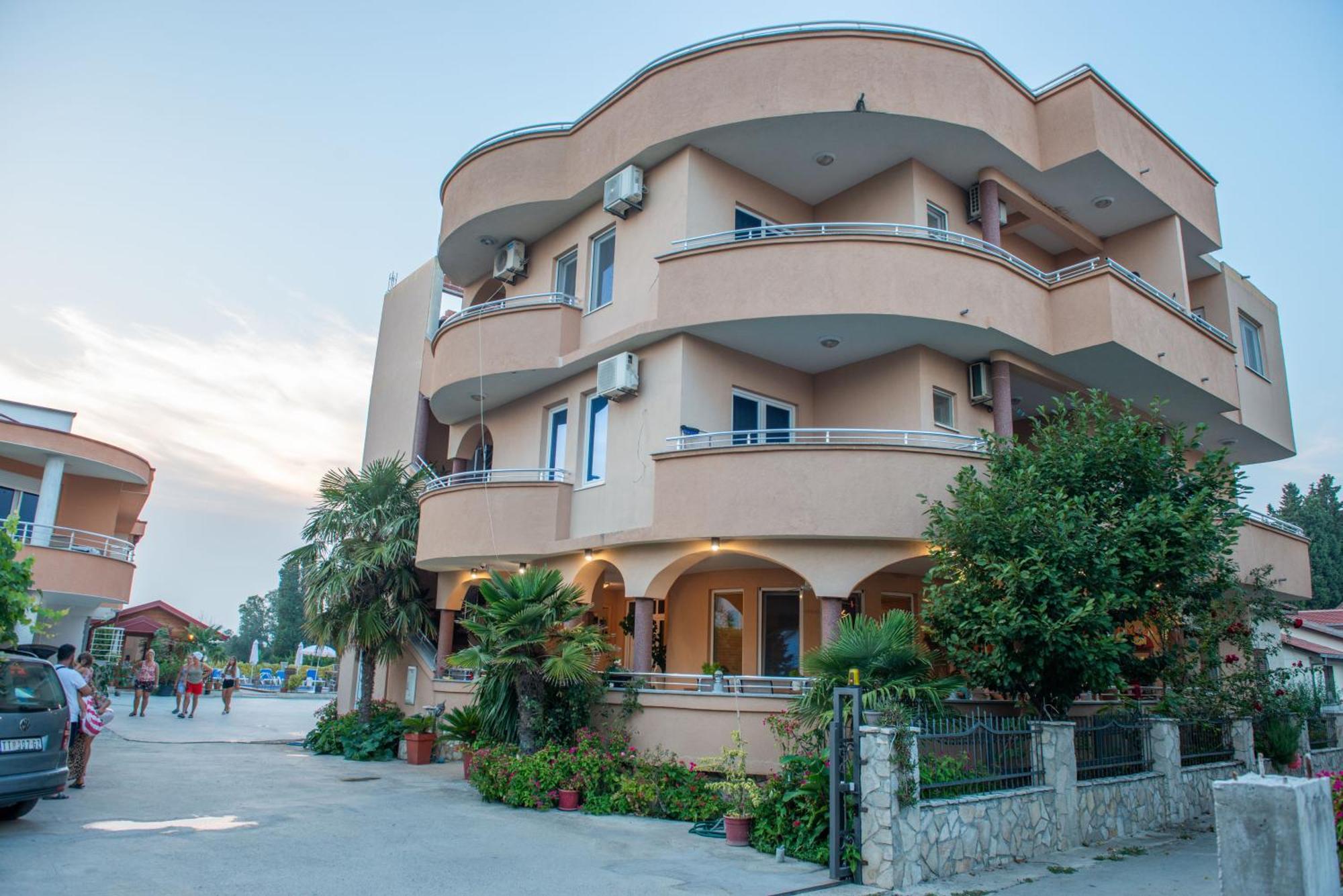 Apartments And Bungalow Casa Palma Ulcinj Esterno foto