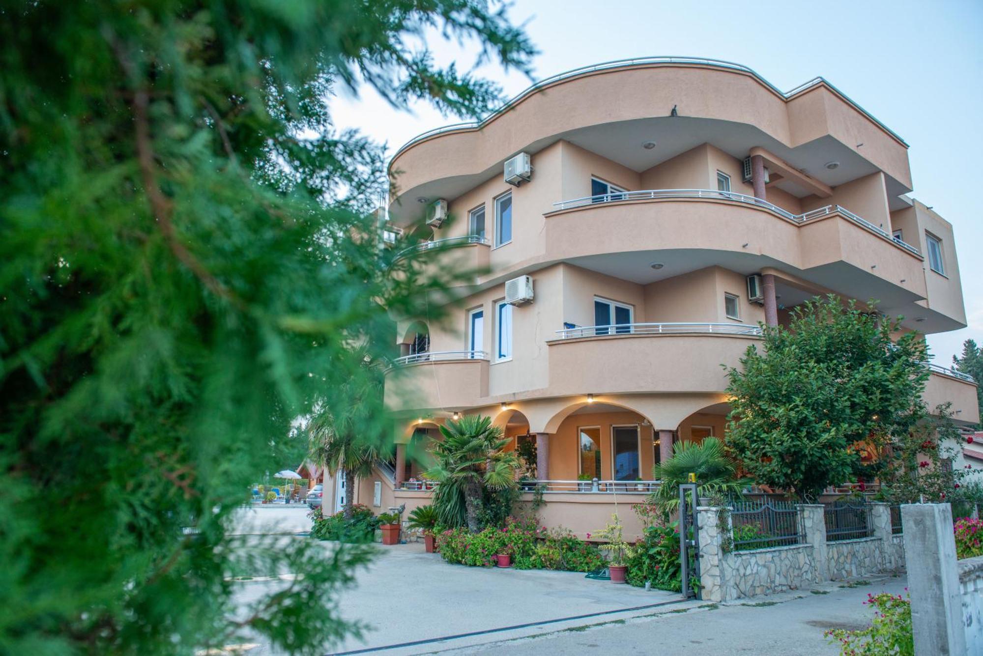 Apartments And Bungalow Casa Palma Ulcinj Esterno foto