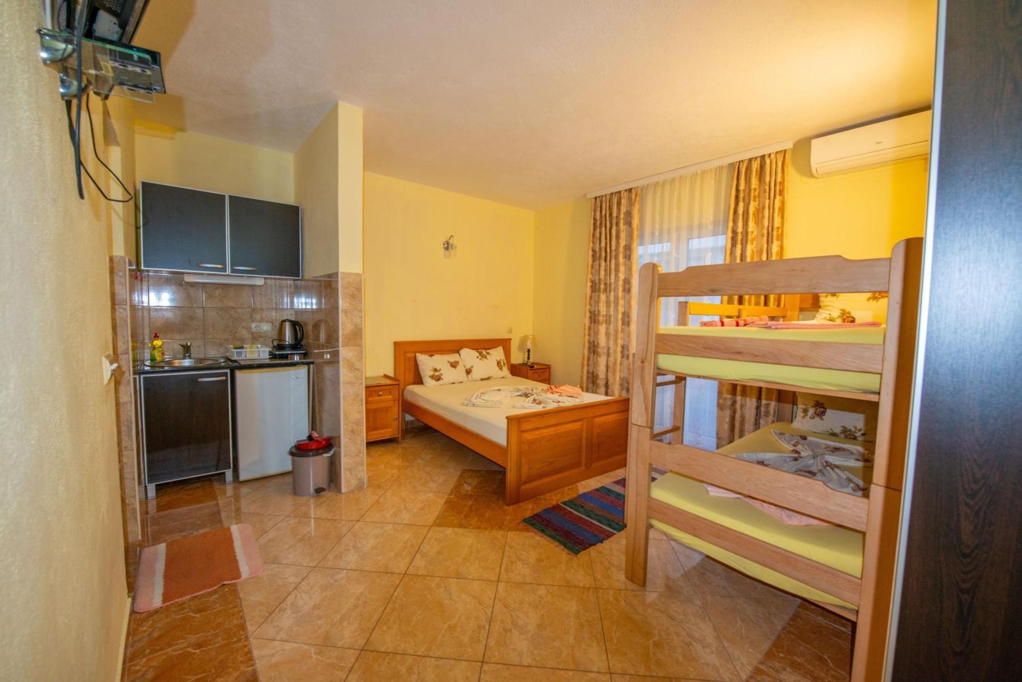 Apartments And Bungalow Casa Palma Ulcinj Esterno foto