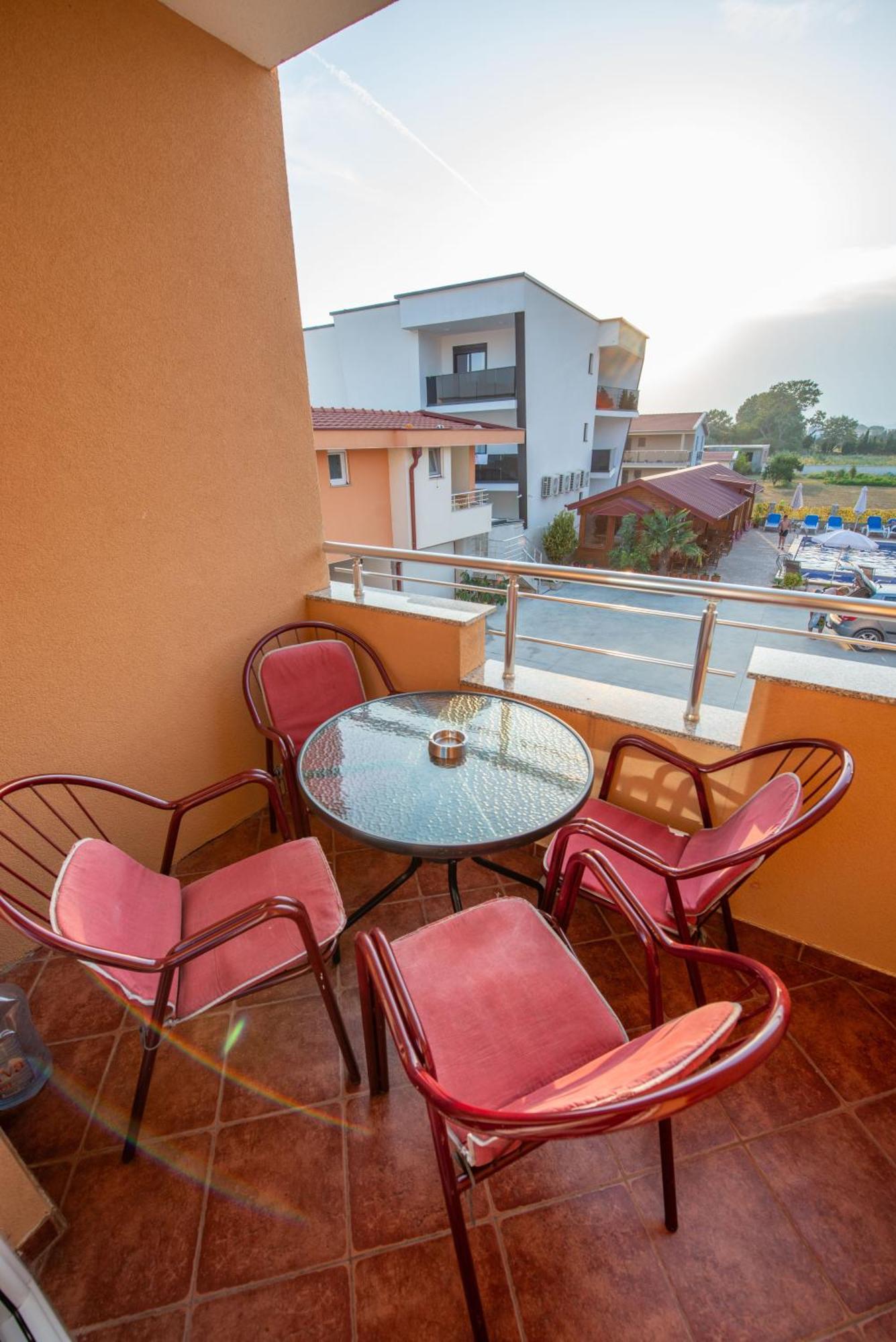 Apartments And Bungalow Casa Palma Ulcinj Esterno foto